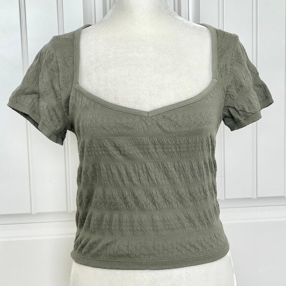NWT Abercrombie & Fitch Women's Square Sweetheart Neck Cropped Textured Baby Tee - Picture 2 of 8